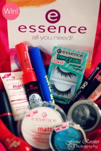 Win Essence Party Makeup Hamper